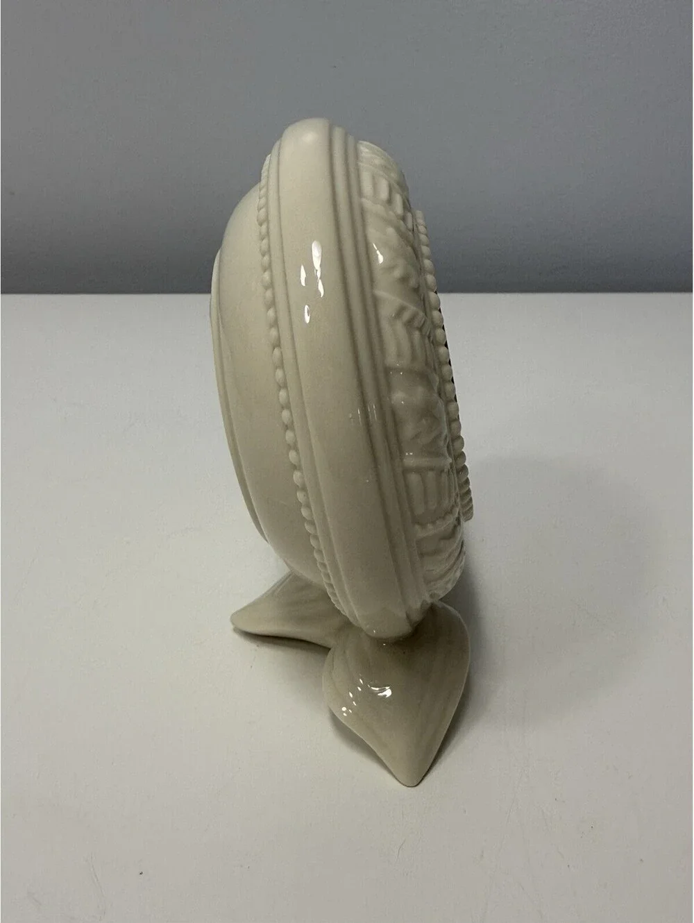 Lenox Timely Traditions Quartz Ivory Porcelain Desk/Shelf Clock Small 4.75” T